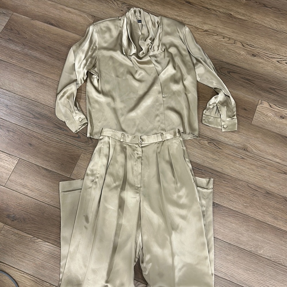 Vintage 100% silk Anne Klein II suit